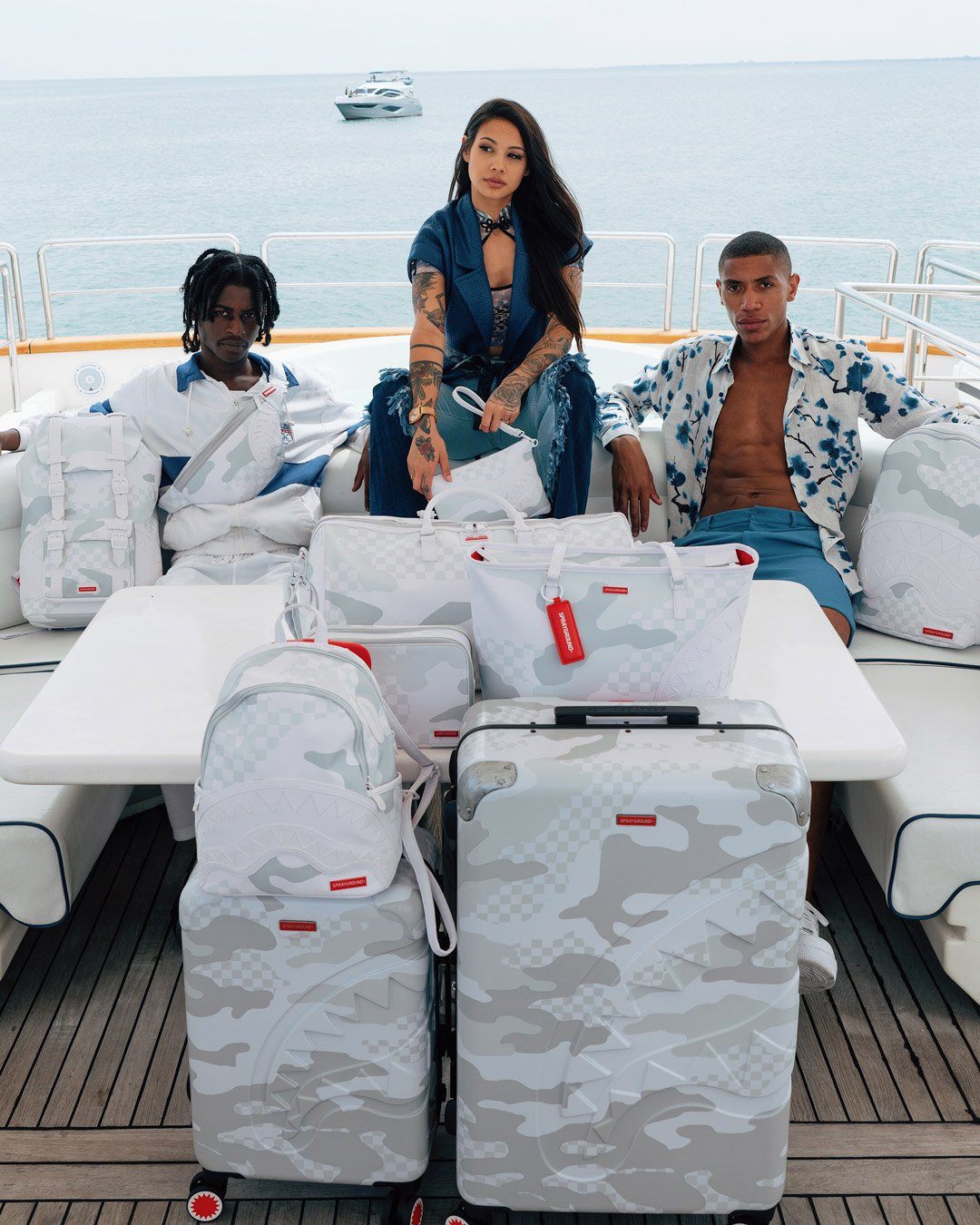 3AM LE BLANC SHARKNAUTICS HARDSHELL FULL-SIZE LUGGAGE