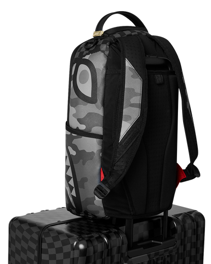 3AM RIPTIDE SHARKNAUTICS HARDSHELL FULL-SIZE LUGGAGE