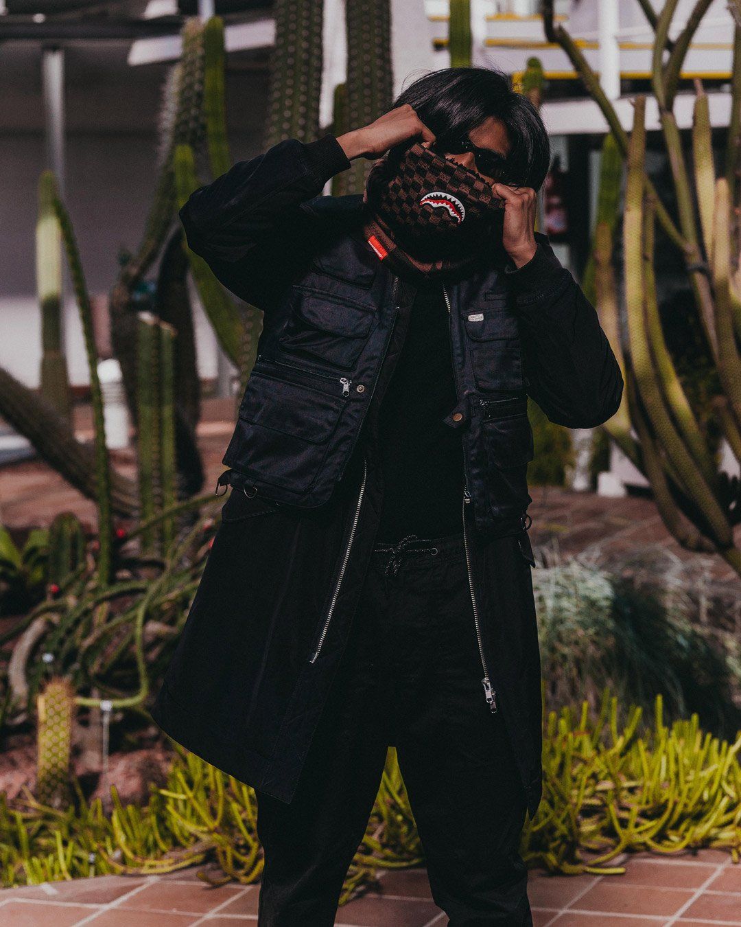 XTC SHARKS IN PARIS NECK WARMER